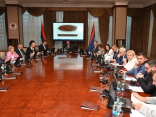 Oglasila se Vlada Srpske: Šmit grubo krši ustavni i pravni sistem
