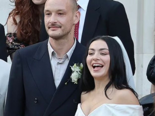 Tajno vjenčanje pjevačice i bubnjara