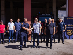 Mozzart уз хероје Херцеговине: Новчана подршка ватрогасцима у Требињу