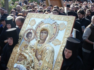 СПЦ данас слави Чудотворну икону Богородице Тројеручице