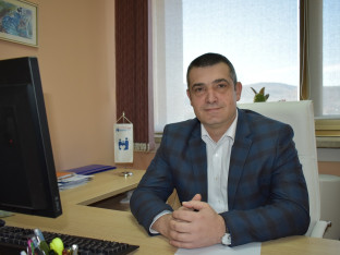 Дејан Кустурић за "Глас": Здравствене установе добиле 300 милиона КМ више