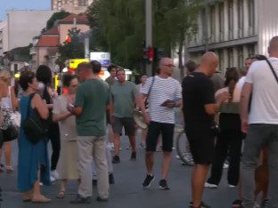 Protest ispred policije u Valjevu i Nišu zbog hapšenja demonstranata