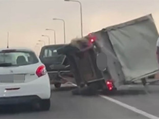 Vjetar oborio prikolicu na Kovinskom mostu