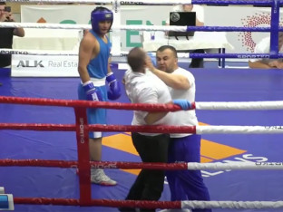 Haos na EP u Srbiji: Trener uletio u ring i  davio sudiju! (VIDEO)