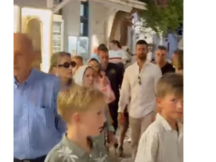 Novak Đoković u noćnom izlasku na Mikonosu: Svima pokazao kakav je šmeker