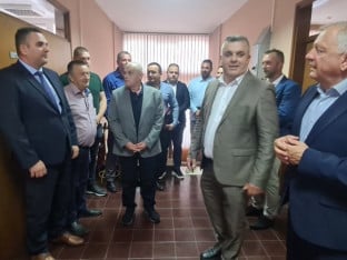 Ne popušta ni Škrebić ni većina oko SDS-a