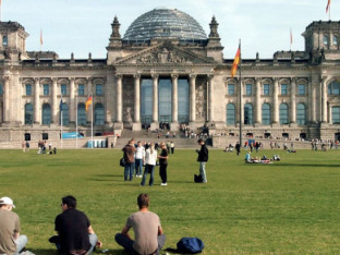 Bundestag angažuje instruktore joge i pilatesa za borbu protiv stresa