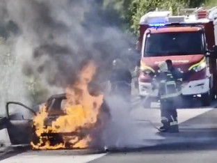 Zapalio se automobil na auto-putu Banjaluka-Prnjavor (VIDEO)