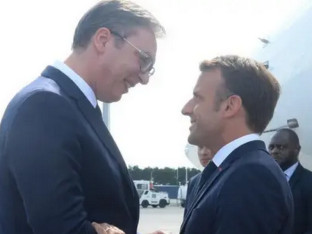 Vučić otkrio o čemu je razgovarao sa Makronom