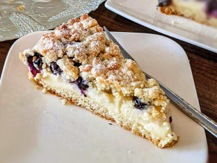Recept dana: Mrvičasti kolač s borovnicama