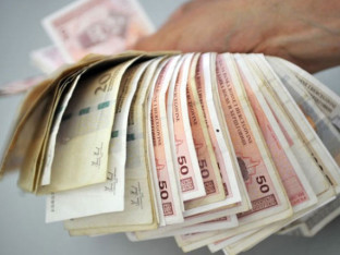 Градишка: У смећу завршила торба са 8.500 КМ!