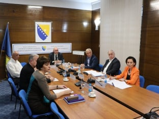 Opozicija: "Odsviran kraj"