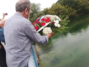 Сјећање на жртве Олује, вијенци спуштени са "Моста спаса"
