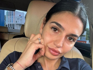Bivšoj teniserki uništen skupocijeni mercedes na parkingu: Našla misterioznu ceduljicu sa porukom na autu