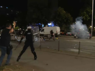 Sukob policije i demonstranata na Novom Beogradu, upotrijebljen suzavac