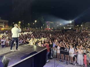 Trg u Istočnom Novom Sarajevu pretjesan za ljubitelje Leksington benda
