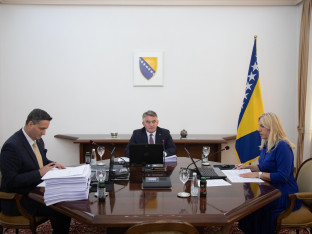 Budžet neće dalje iz  parlamenta?!