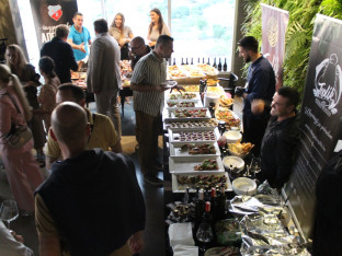 "Салон жилавке" ујединио вино, маслине и делиције