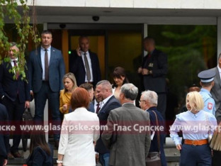 Poslanici se vraćaju u klupe, dojava bila lažna