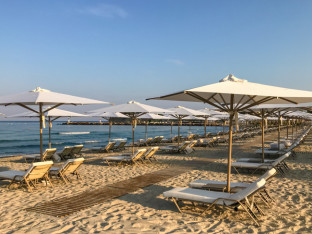 Nevjerovatna scena na plaži: Ljudi prasnuli u smijeh