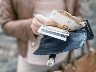 Kešu više vjeruju i građani i banke