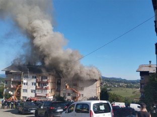 U Vlasenici osam stanova u požaru, na terenu i demineri