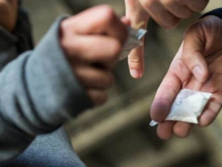 Uhapšena dva lica, pronađeno više vrsta droge
