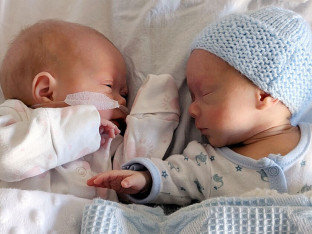 "Bila sam žena koja se porodila, ali i dalje trudna": Beograđanka rodila dvije bebe u razmaku od 40 dana