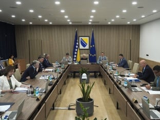 Institucije BiH svjesno guraju zemlju unazad