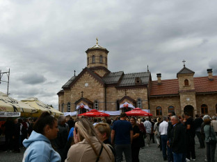 У Кијевцима освештан Храм Успења Пресвете Богородице: Oбнова манастира свети посао и обавеза