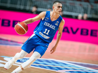 Izrael slavi, Francuska poražena