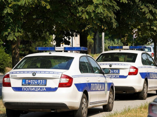 Horor kod Kruševca: Djed i unuk unakaženi čekićem, muškarac pored njih mrtav!