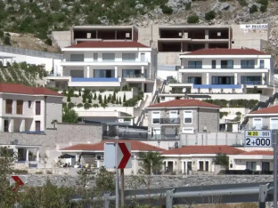 Иваница у мраку: Замрзивачи празни, резервације отказане, мјештани бијесни