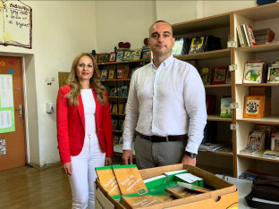 Србац: Школским библиотекама књиге на поклон