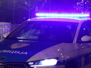 Nesreća u Banjaluci, automobil podletio pod voz