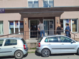 Tzv. kosovska policija upala u PIO fond i RFZO u Kosovskoj Mitrovici