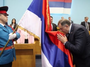 Dodik: Nema sile koja može da uništi naš identitet