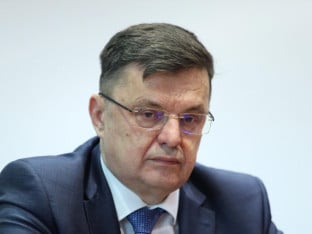 Tegeltija ostaje na liječenju