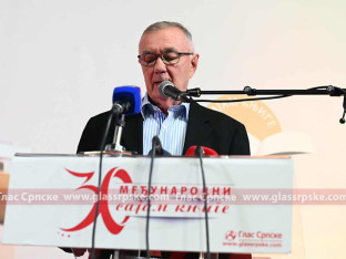 Govor koji odjekuje: Šta je veliki Dušan Kovačević poručio na otvaranju Sajma knjige (VIDEO)