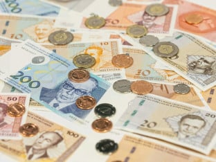 Vlada isplaćuje pomoć: Stiže novac za nerazvijene opštine