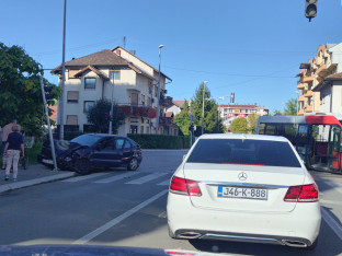 Detalji nesreće u Banjaluci: Povrijeđene dvije osobe