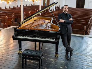 Maestro Aleksandar Đermanović nastupa u Banskom dvoru
