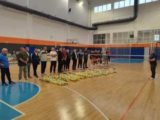 CEV donirao lopte školama Srpske