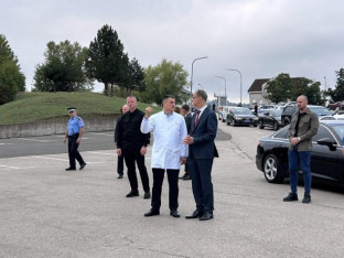 Premijer Srbije u posjetio UKC