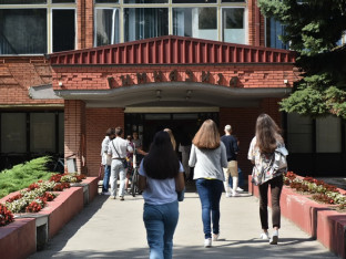 Гимназија слави 130 година постојања: Бурна историја, трајна вриједност
