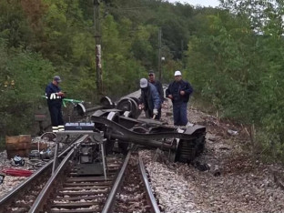 Kosjerić: Planirano pretakanje goriva iz prevrnutih cisterni