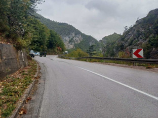 Zbog saobraćajne nezgode obustavljen saobraćaj prema prelazu Vardište