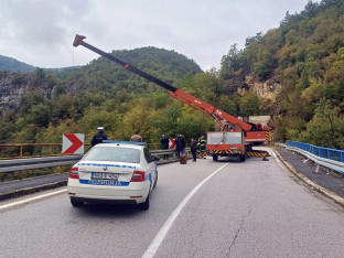 Žena poginula u slijetanju vozila u kanjon Rzava
