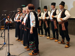 Братунац у знаку изворне пјесме и фолклора