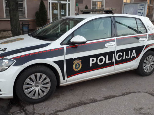 Pet povrijeđenih u sudaru tri automobila